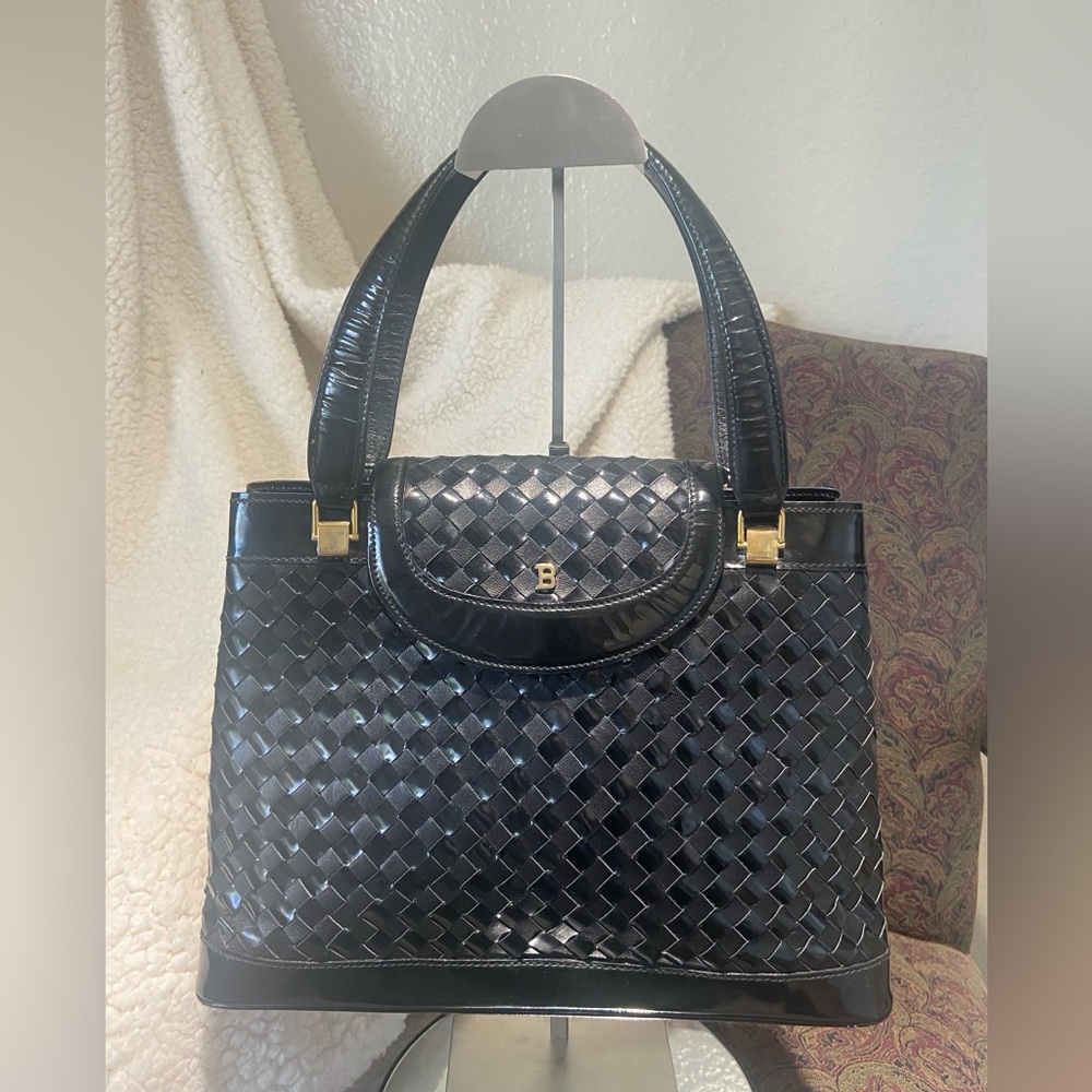 VGC BALLY PATENT LEATHER HANDBAG